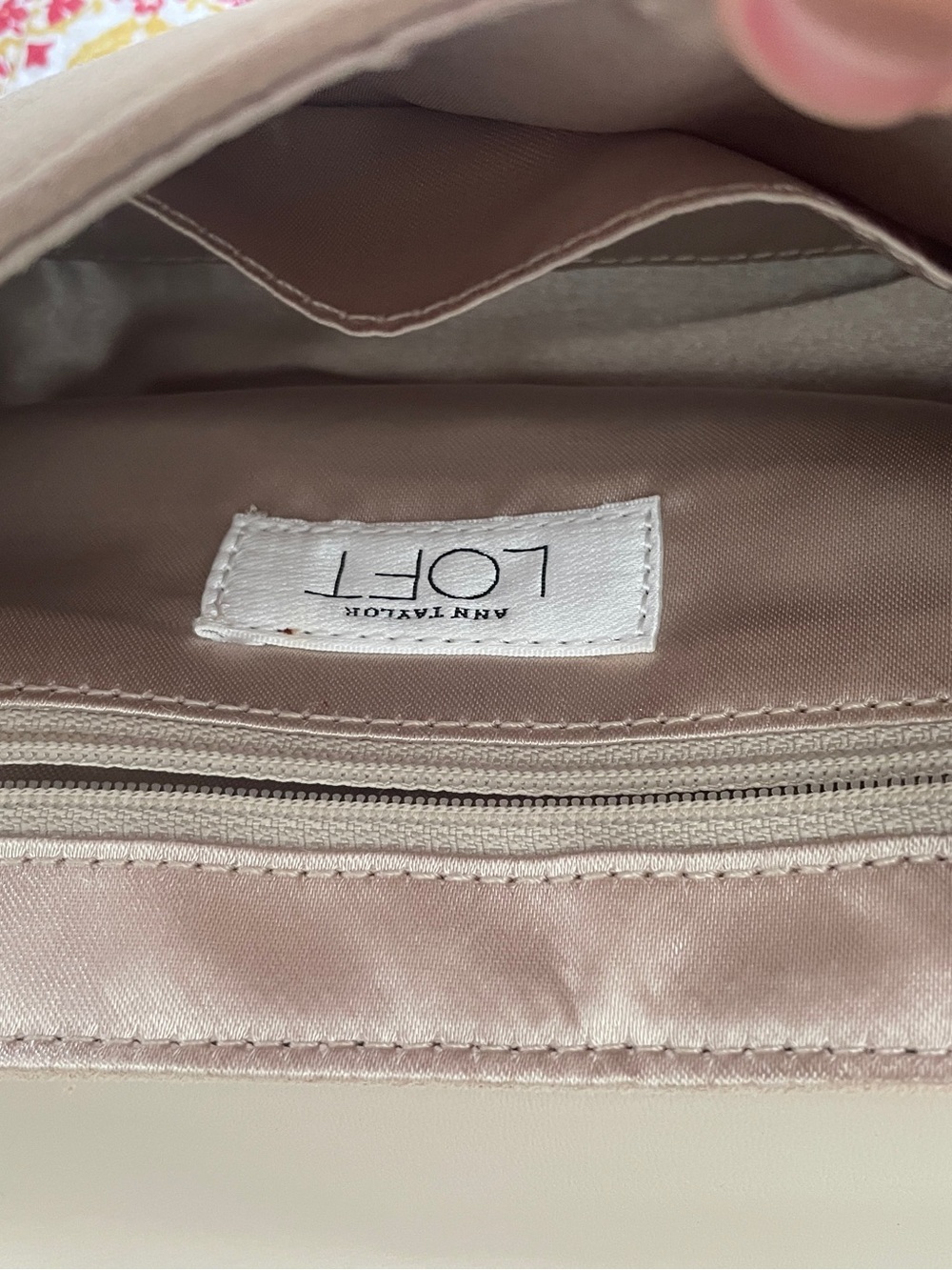 Ann Taylor Loft Handbag Beige Suede Shoulder Bag with Chain Strap - Picture 5 of 15